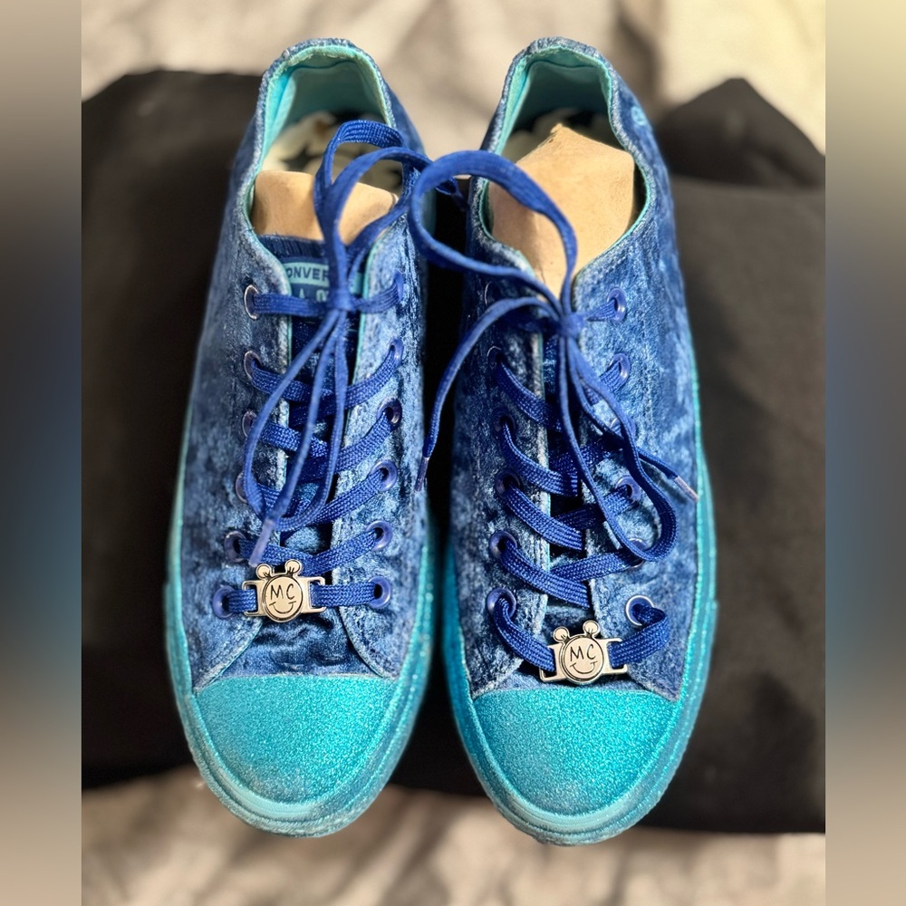 Converse Chuck Taylor AllStars lift  X Miley Cyrus